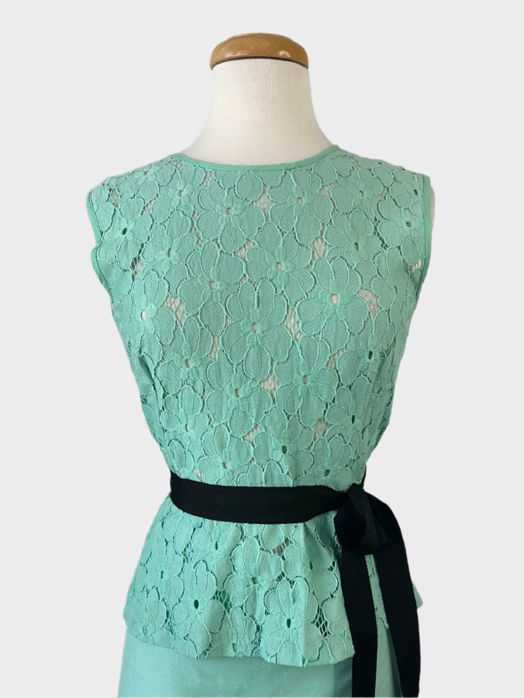 Sandra Angelozzi | Canada | skirt & top set | size 12 | knee length