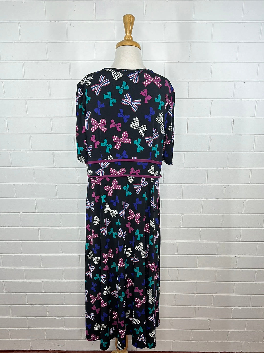 Leona Edmiston | dress | size 18 | midi length