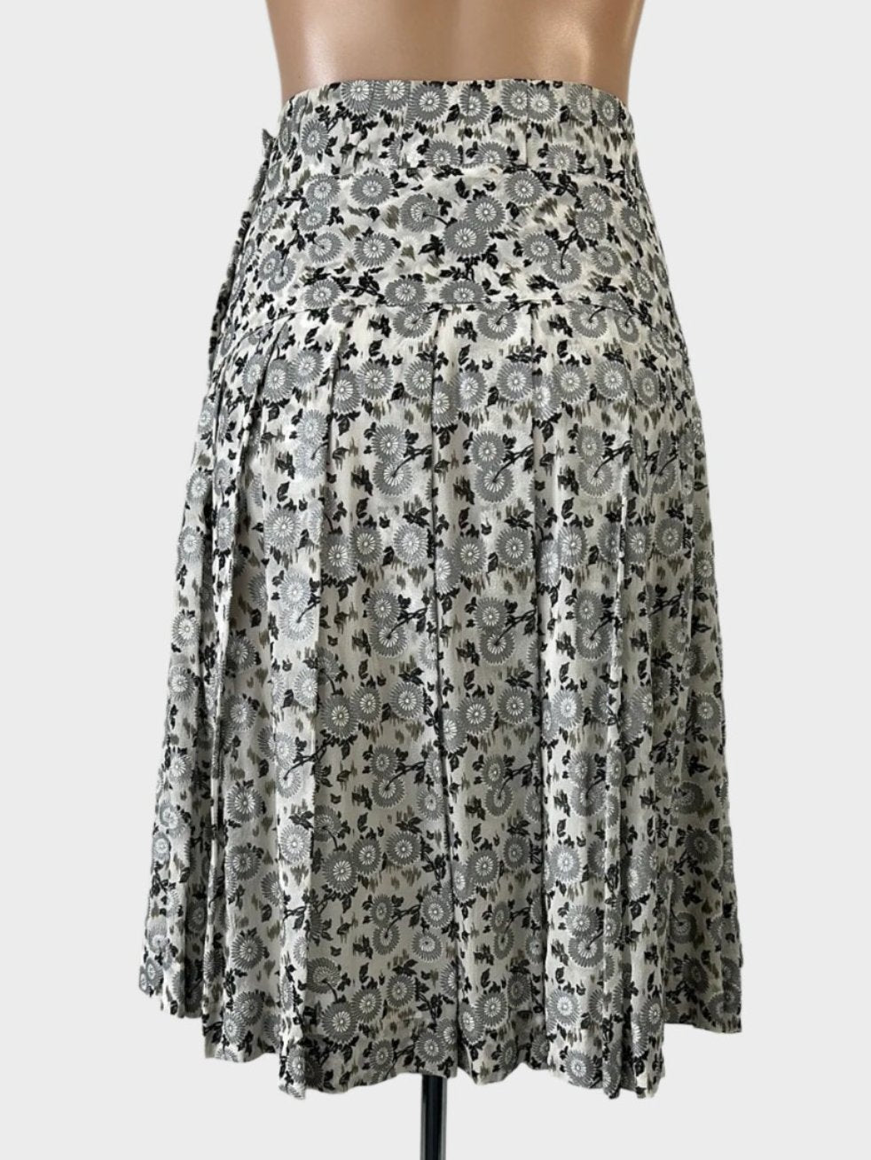 Akira Isogawa | vintage 90's | skirt | size 12 | knee length | 100% silk | made in Australia