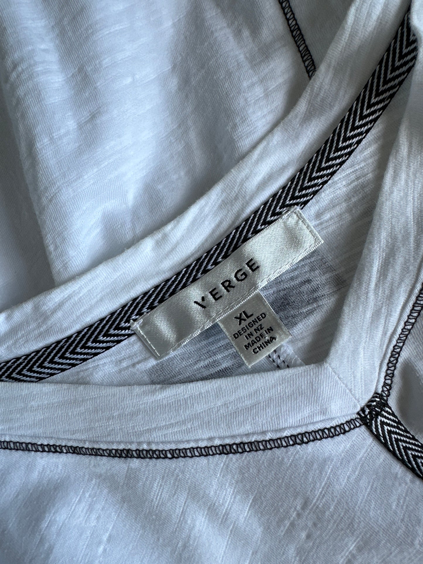 VERGE | New Zealand | top | size 18 | short sleeve | 100% cotton