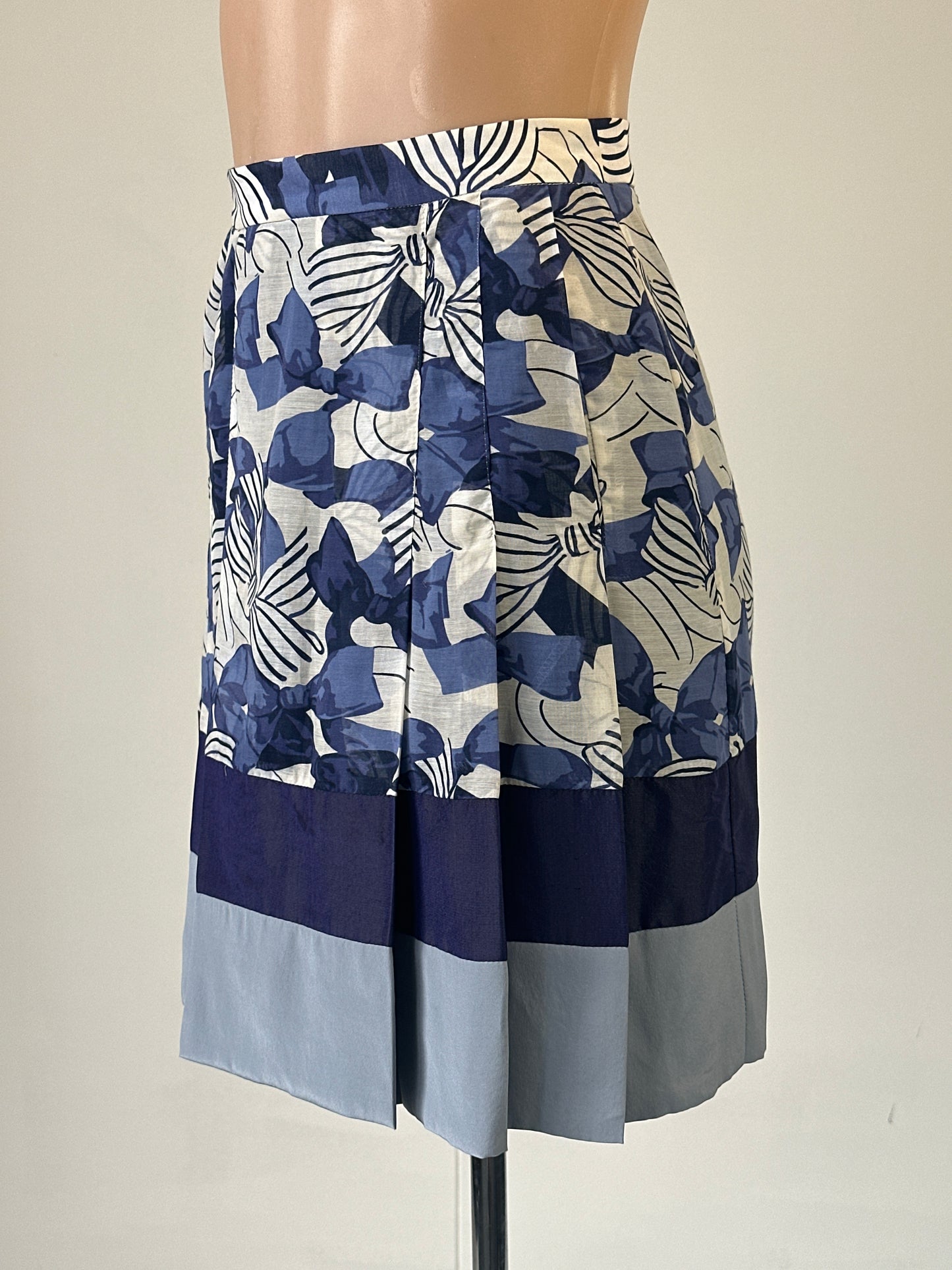 Alannah Hill | skirt | size 8 | knee length | silk cotton blend