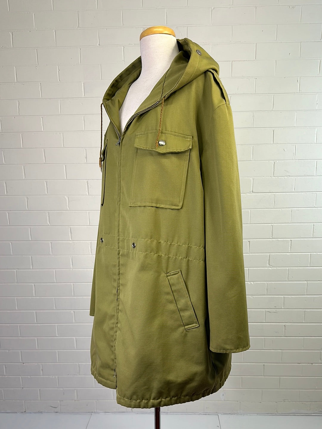 VEB Magdeburger Oberbekleigung | East Germany (GDR) | vintage 80's | coat | size 18 | zip front
