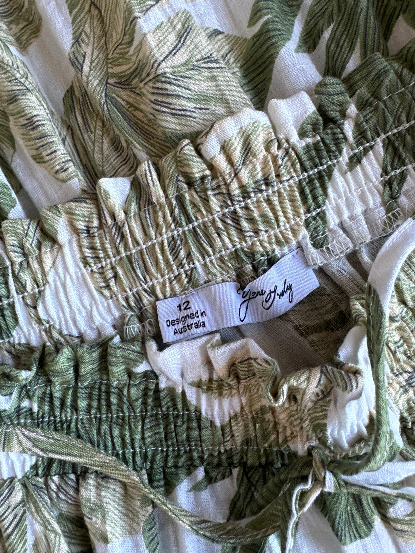 Yours Truly | skirt | size 12 | mini length | 100% linen
