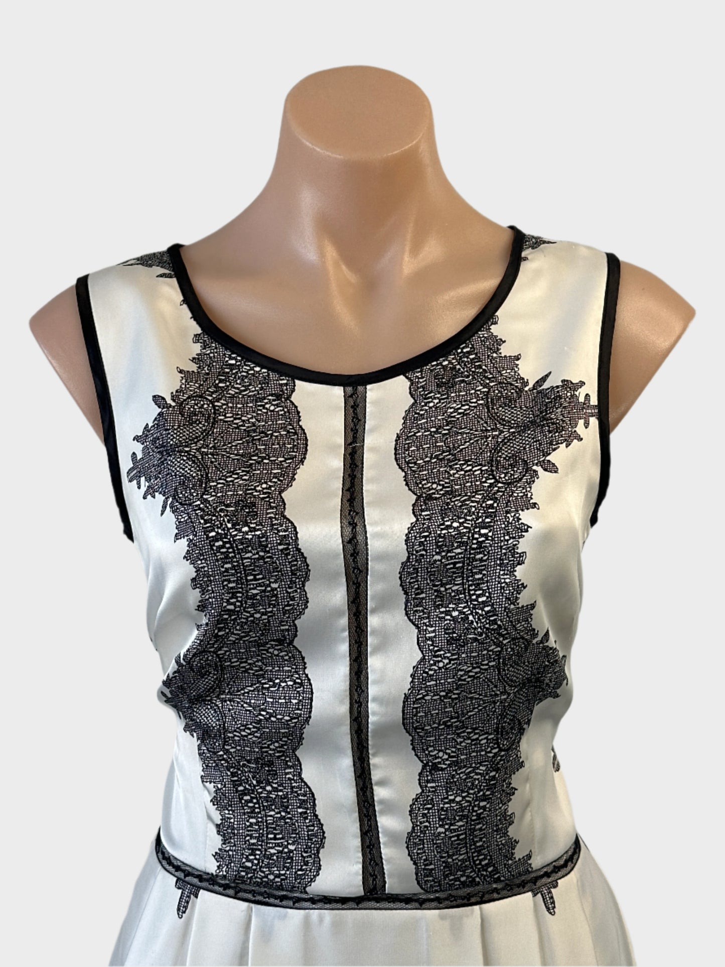 Moss & Spy | top | size 10 | sleeveless | made in Australia 🇦🇺