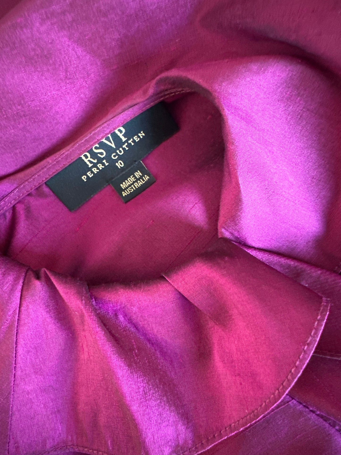 Perri Cutten | vintage 90's | top | size 10 | three quarter sleeve | 100% silk | made in Australia 🇦🇺