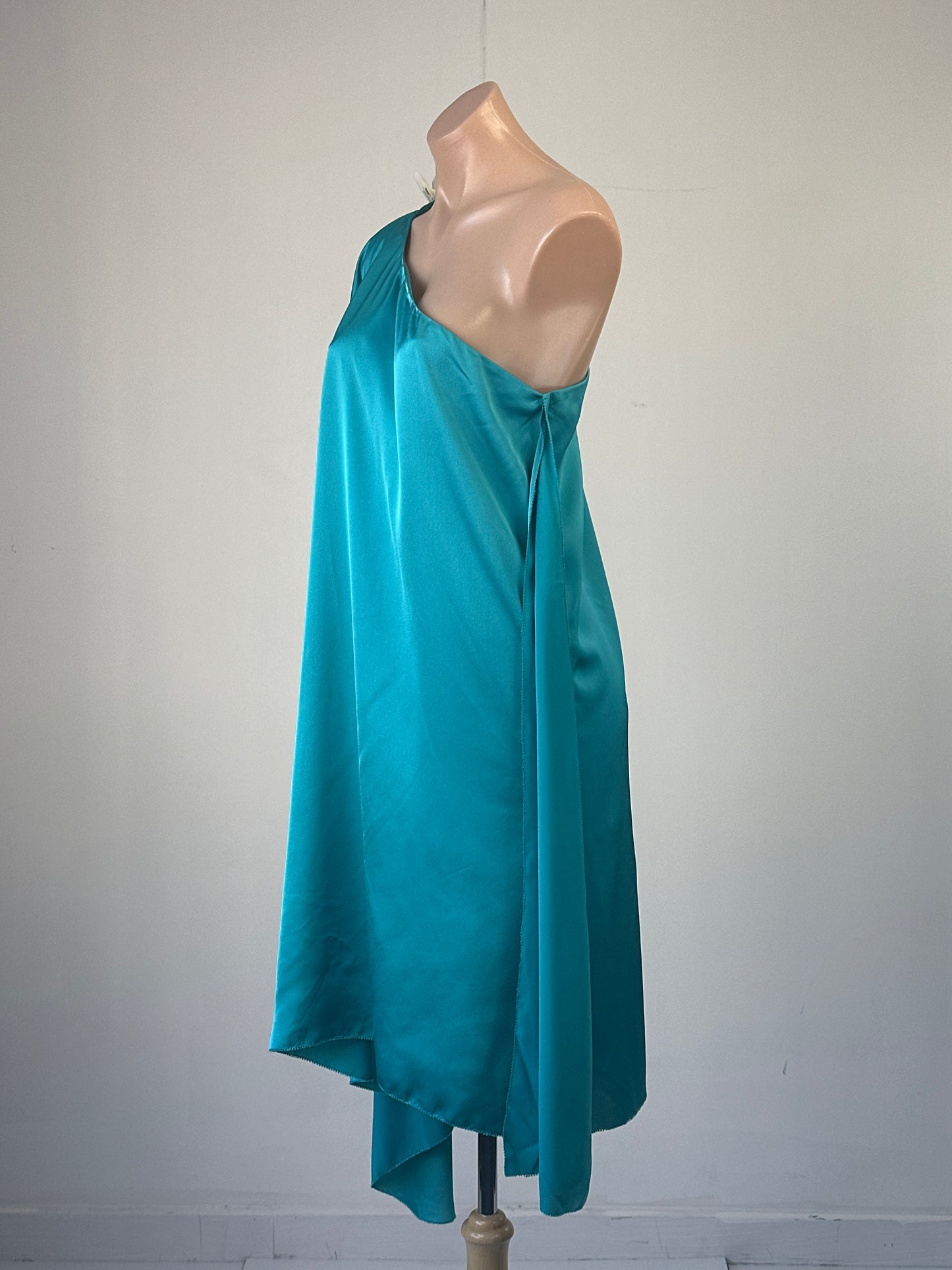 Table Eight | dress | size 14 | knee length