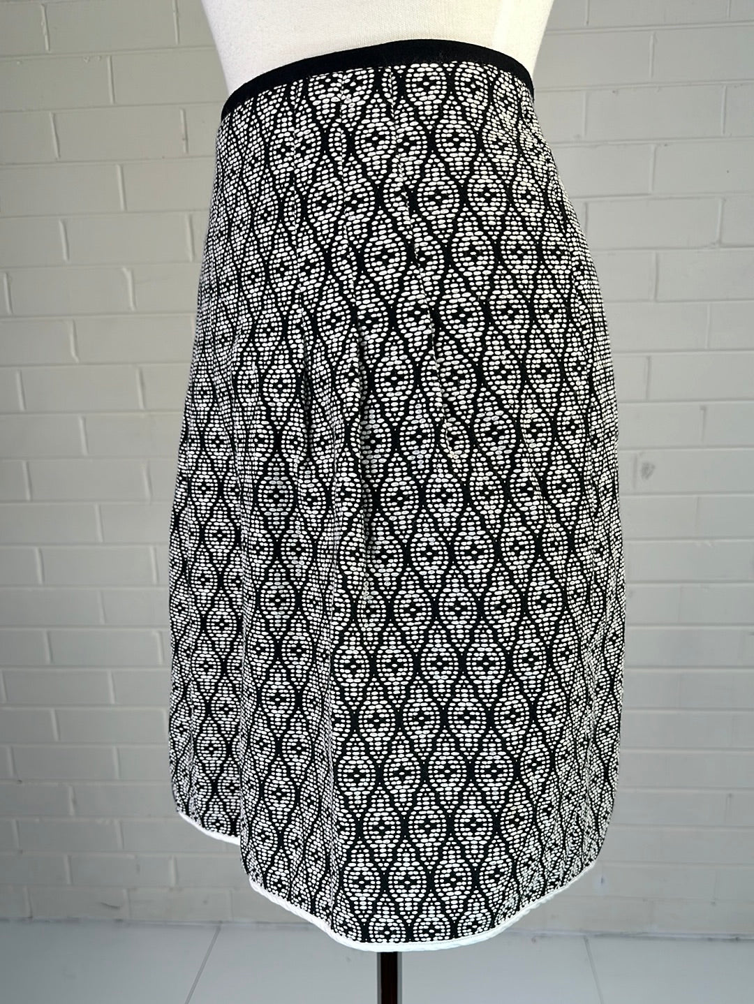 Anna Thomas | skirt | size 8 | knee length | made in Australia ๐ฆ๐บ