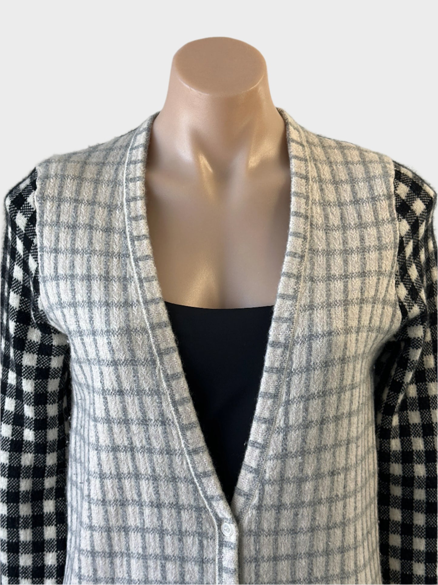 VAILLE | Paris | cardigan | size 10 | long sleeve | 100% cashmere