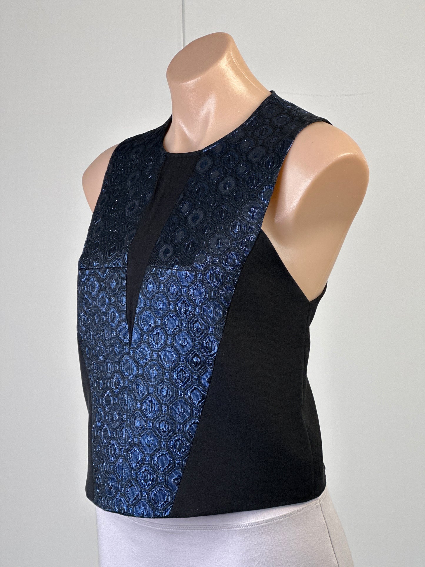 Ginger & Smart | top | size 8 | sleeveless