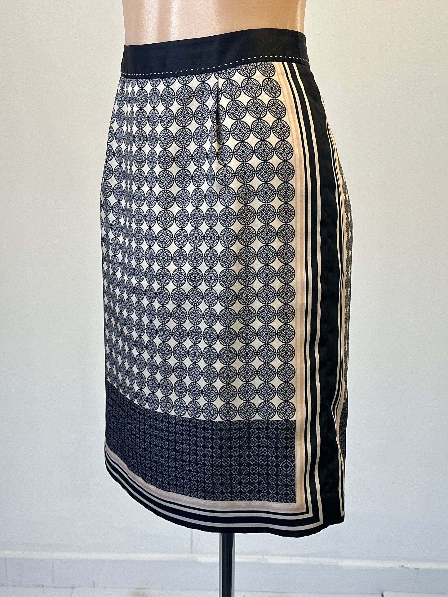 Ann Taylor | US | skirt | size 6 | knee length