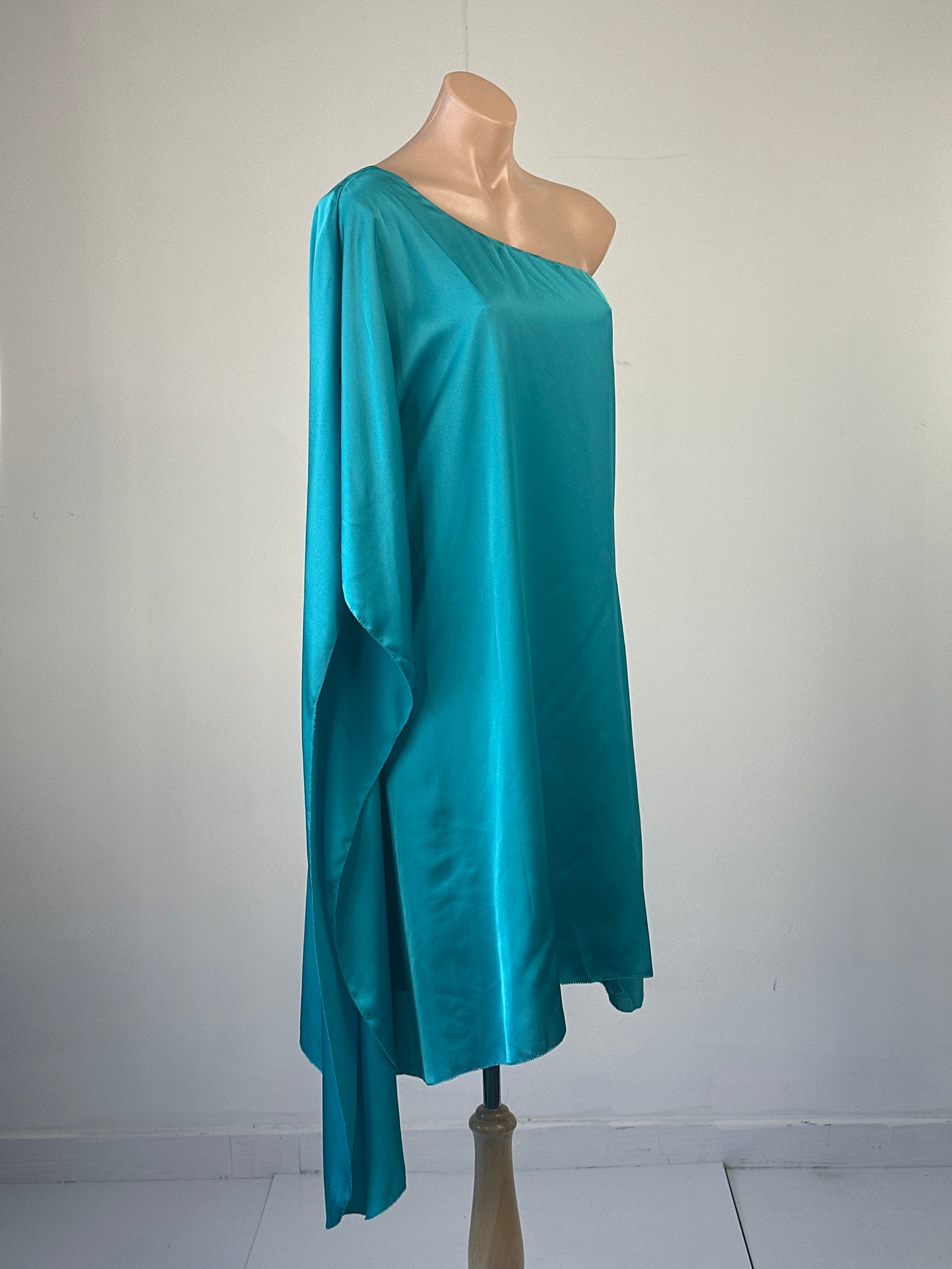 Table Eight | dress | size 14 | knee length