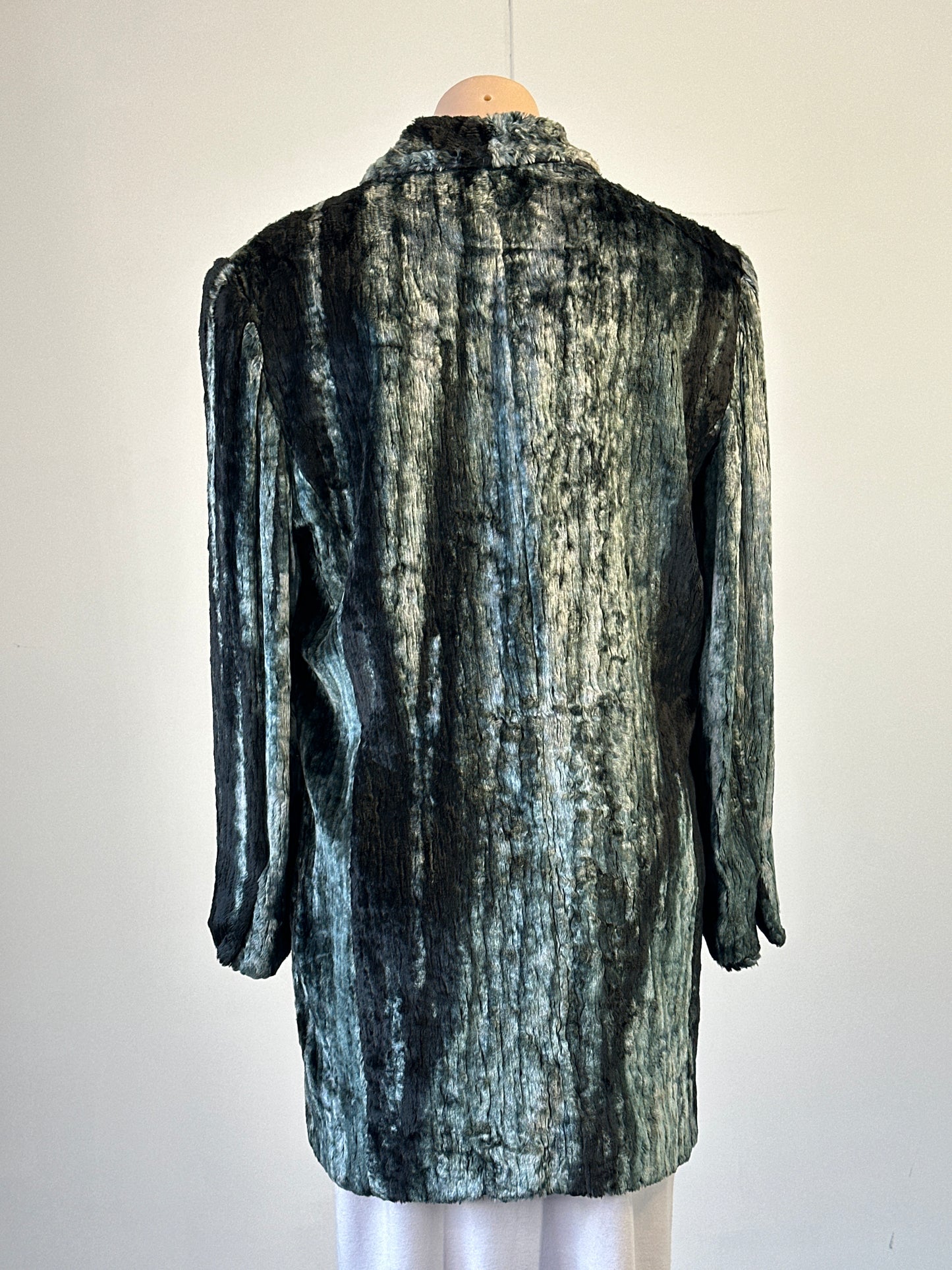 Gianfranco Ferré | Italy | vintage 80's | coat | size 12 | single breasted | 100% wool | made in Italy