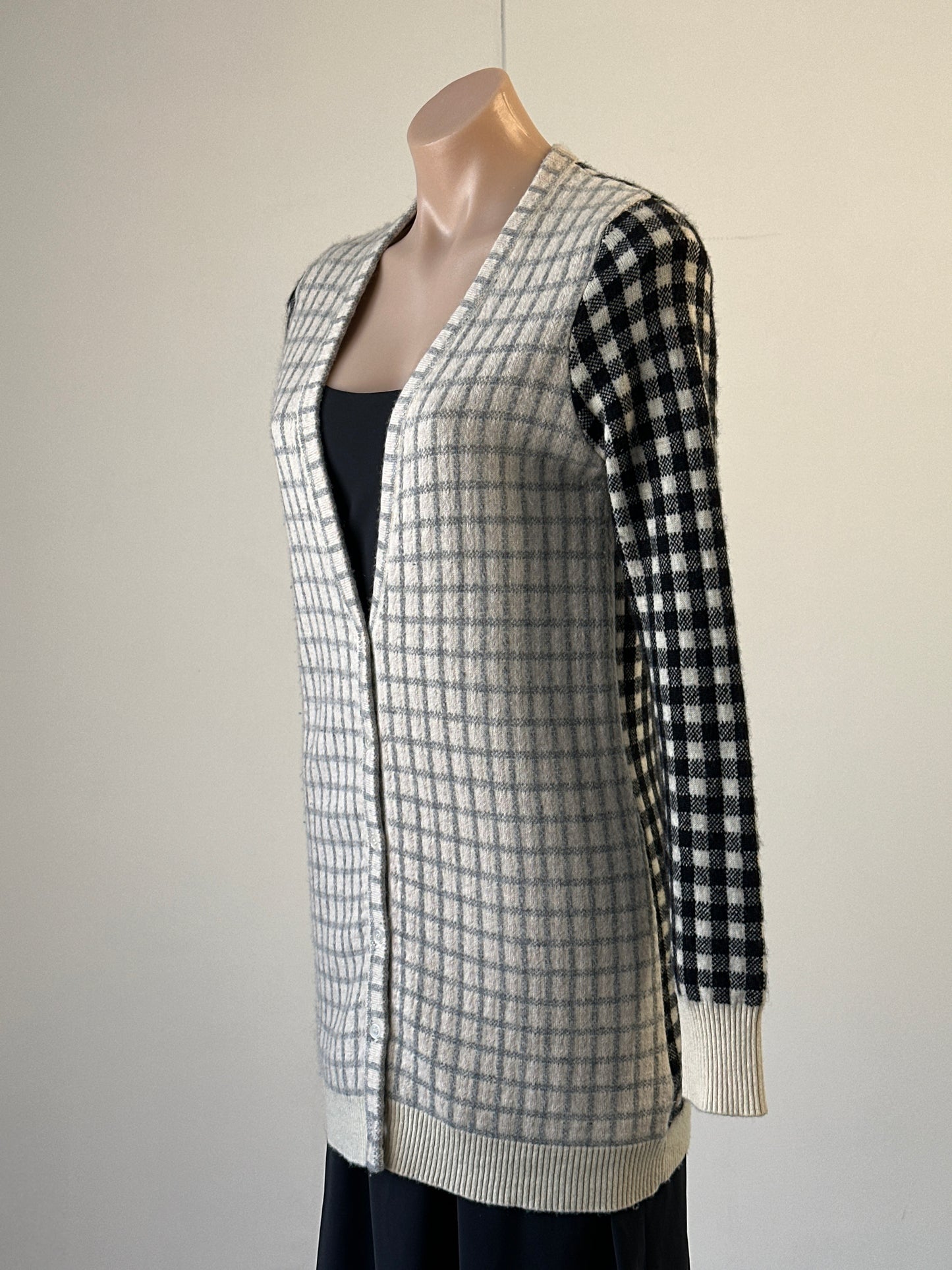 VAILLE | Paris | cardigan | size 10 | long sleeve | 100% cashmere