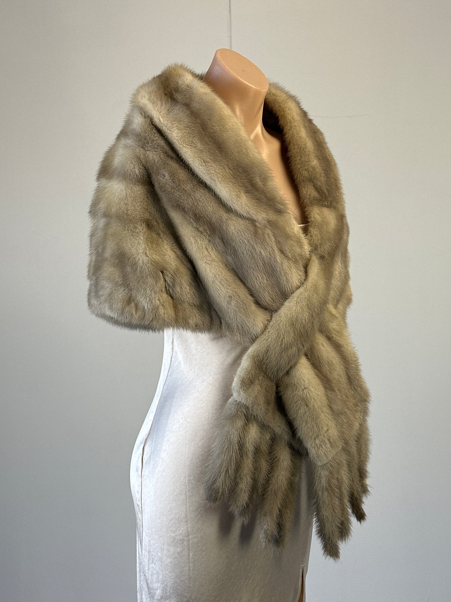 Bailey's Furs - Perth | vintage 50's | fur stole | one size | wrap front