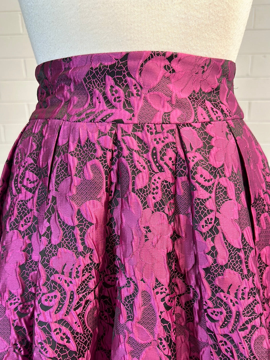 Review | skirt | size 6 | knee length