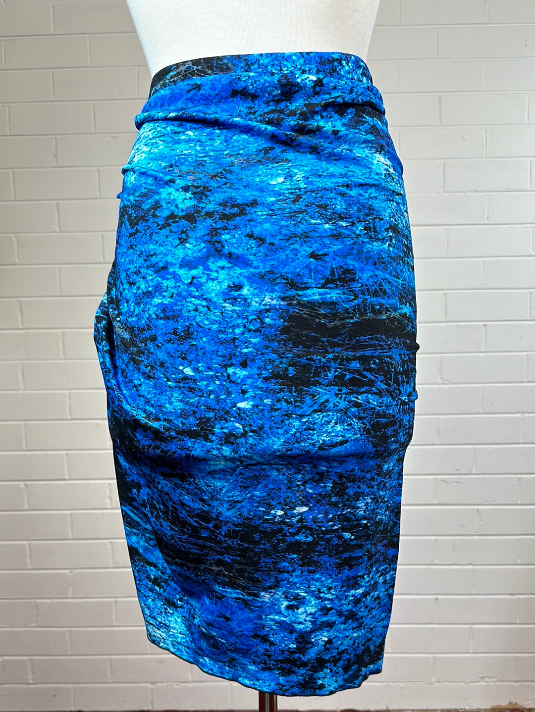 Scanlan Theodore | skirt | size 8 | knee length | made in Australia 🇦🇺