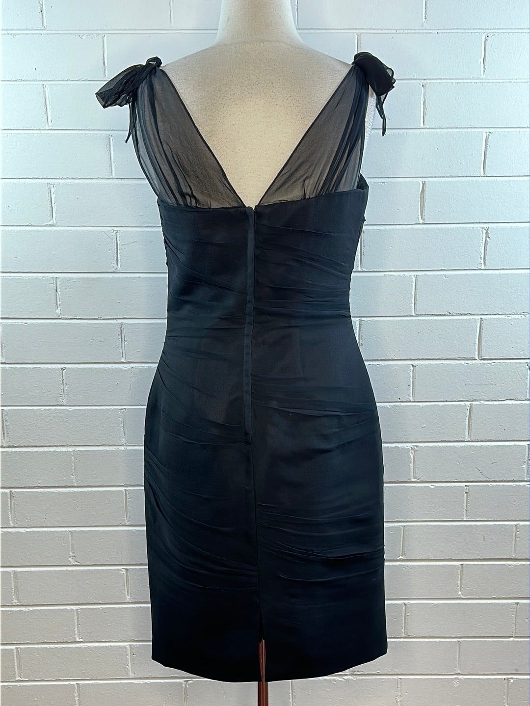 Alex Perry | dress | size 10 | knee length | 100% silk