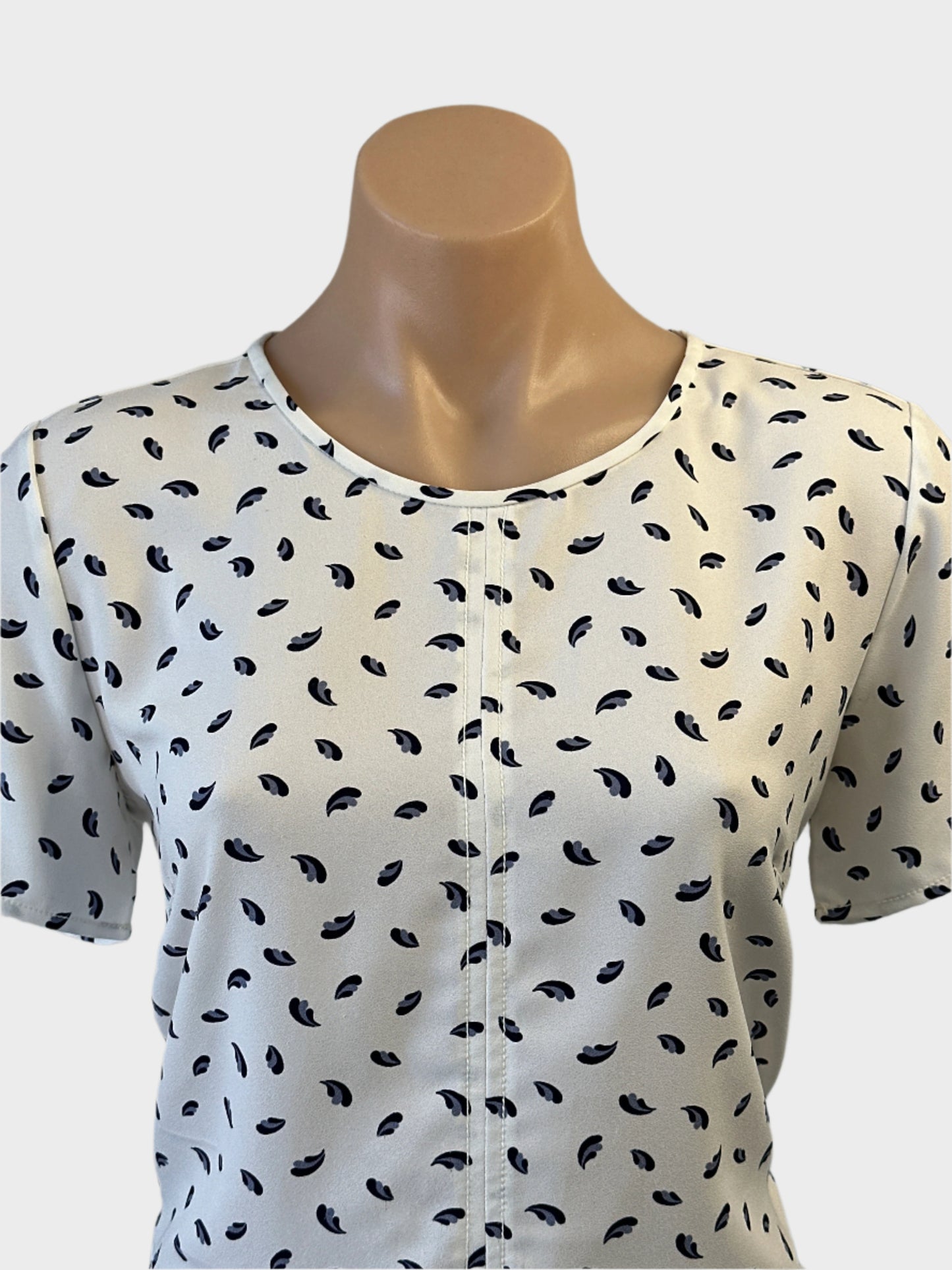 Ann Taylor | US | top | size 10 | short sleeve