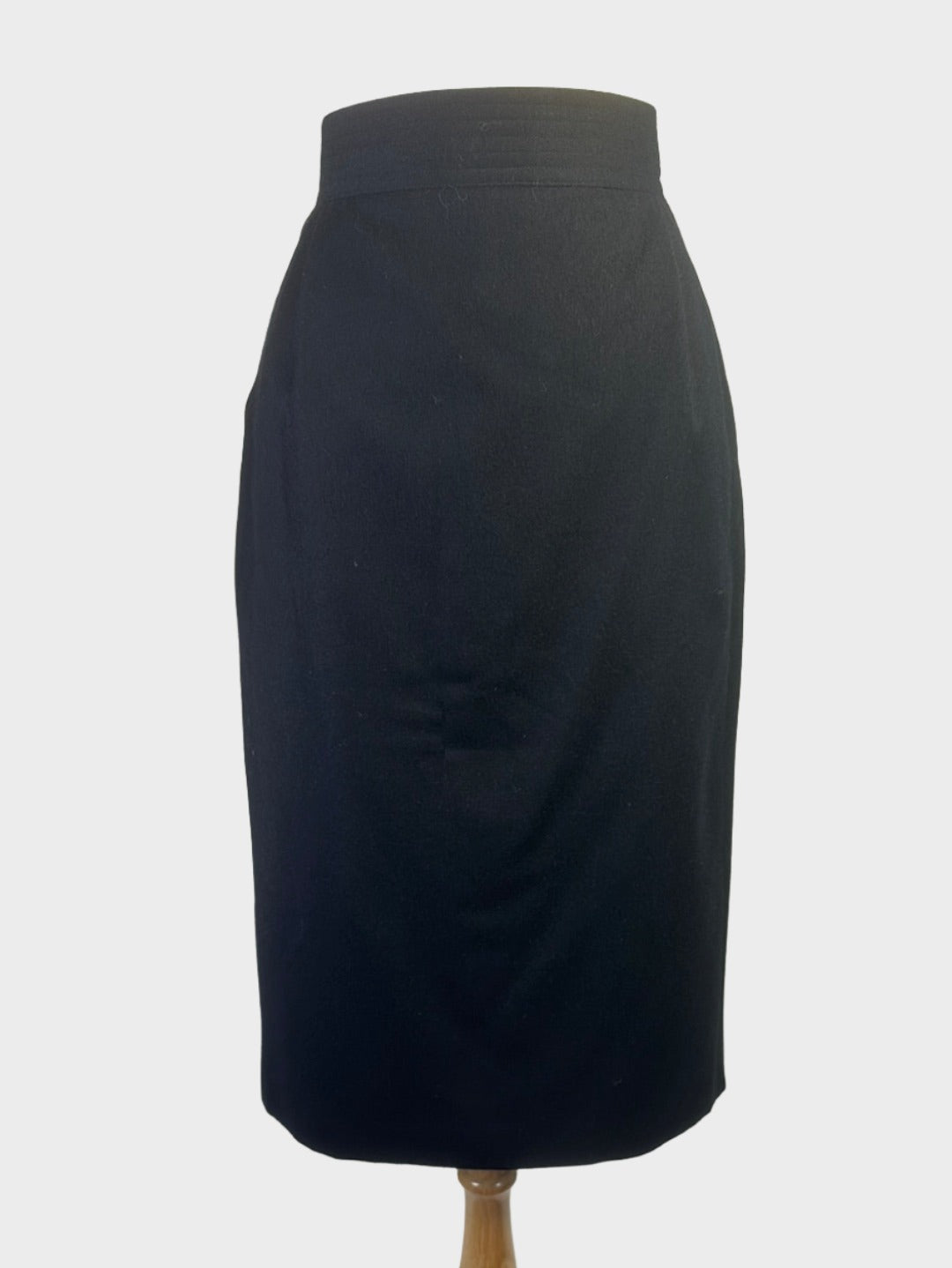 Escada | Munich | vintage 80's | skirt | size 10 | midi length | 100% wool | made in West Germany