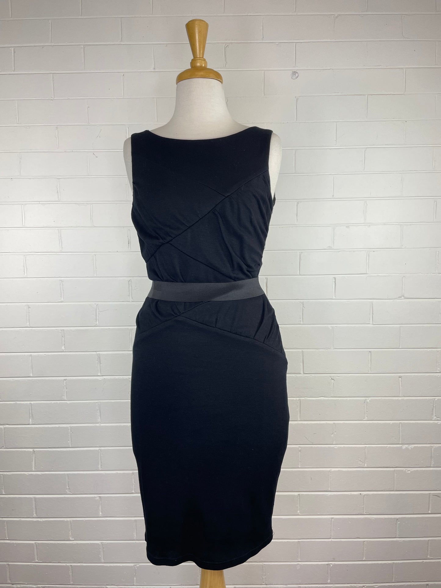 Cue | dress | size 8 | knee length