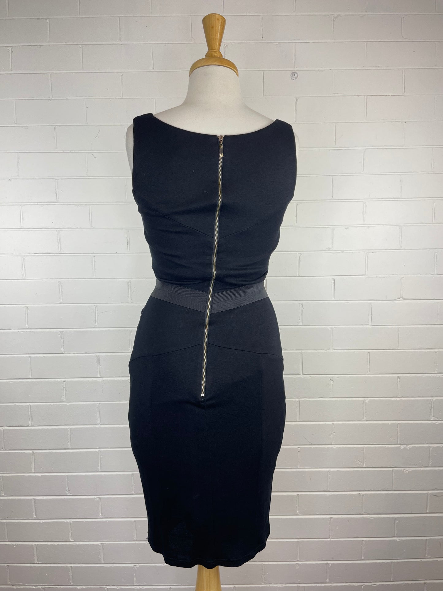 Cue | dress | size 8 | knee length