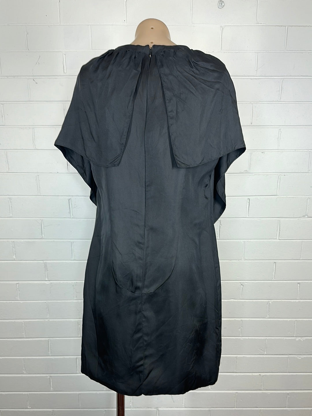 Nicola Finetti | dress | size 10 | knee length | 100% silk