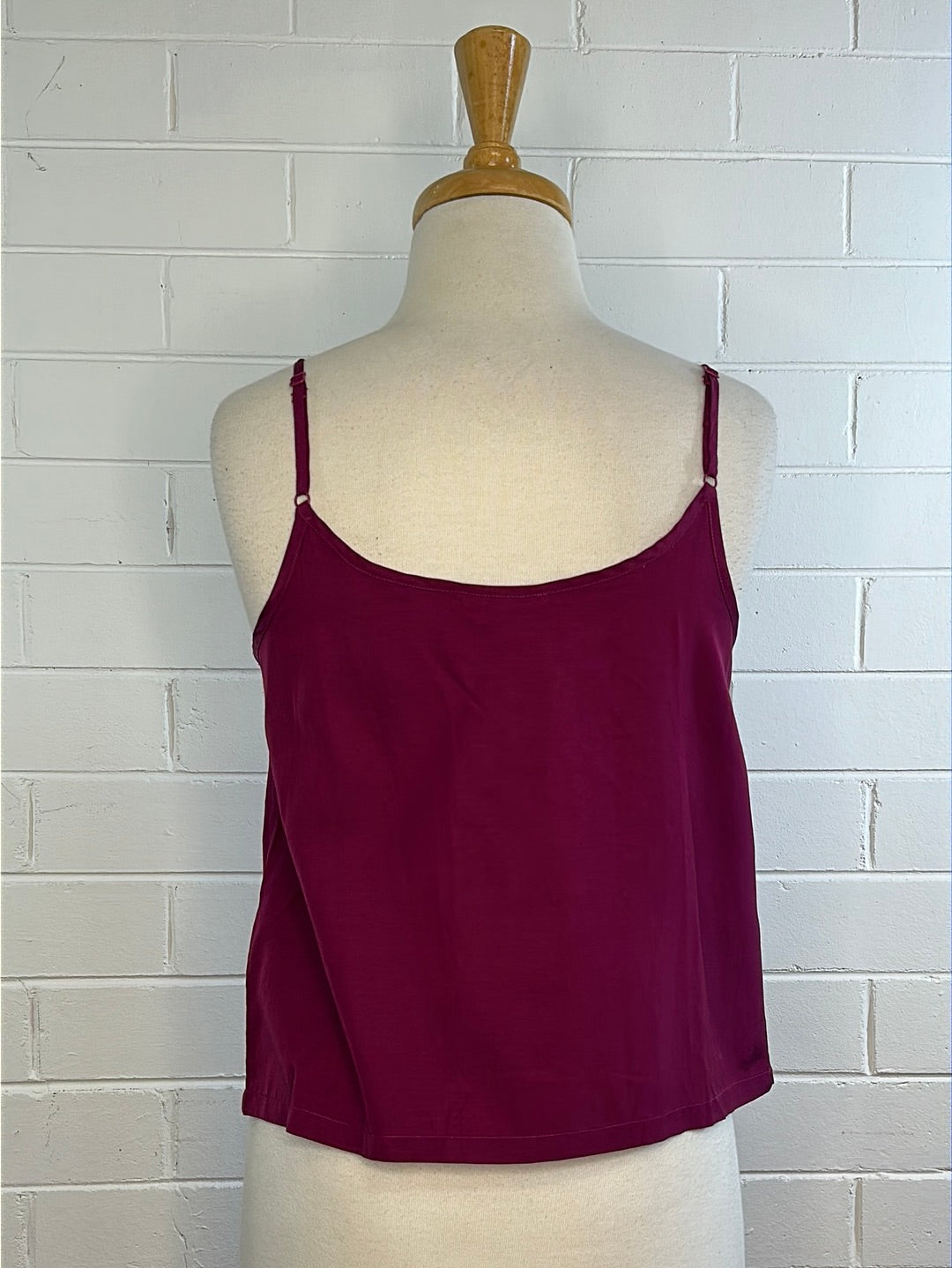 Gorman | top | size 6 | sleeveless