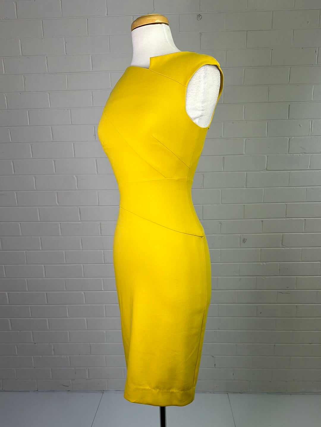 Cue | dress | size 6 | knee length