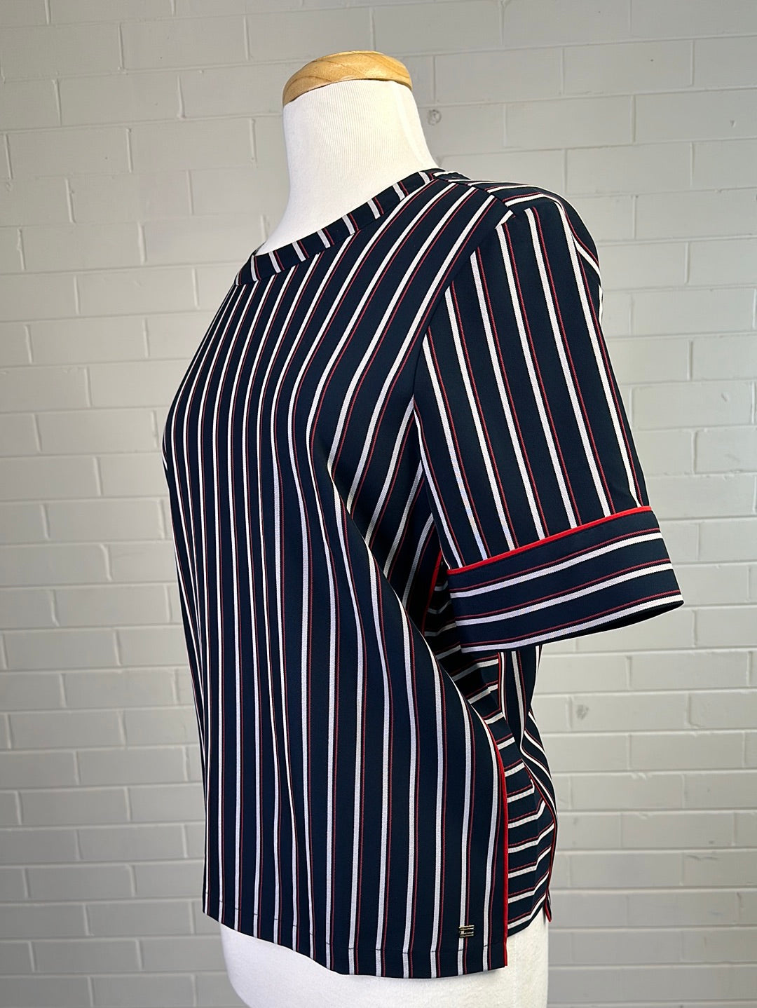 Tommy Hilfiger | New York | top | size 10 | short sleeve