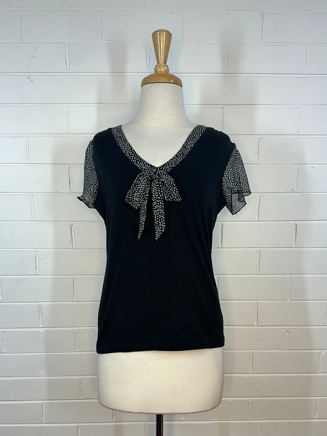 Liz Jordan | top | size 10 | short sleeve