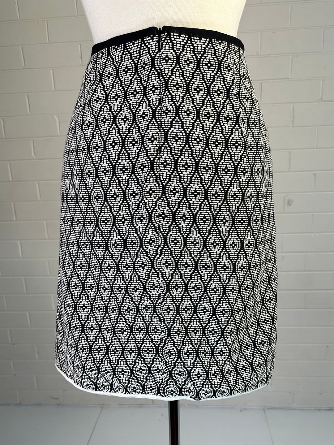 Anna Thomas | skirt | size 8 | knee length | made in Australia 🇦🇺