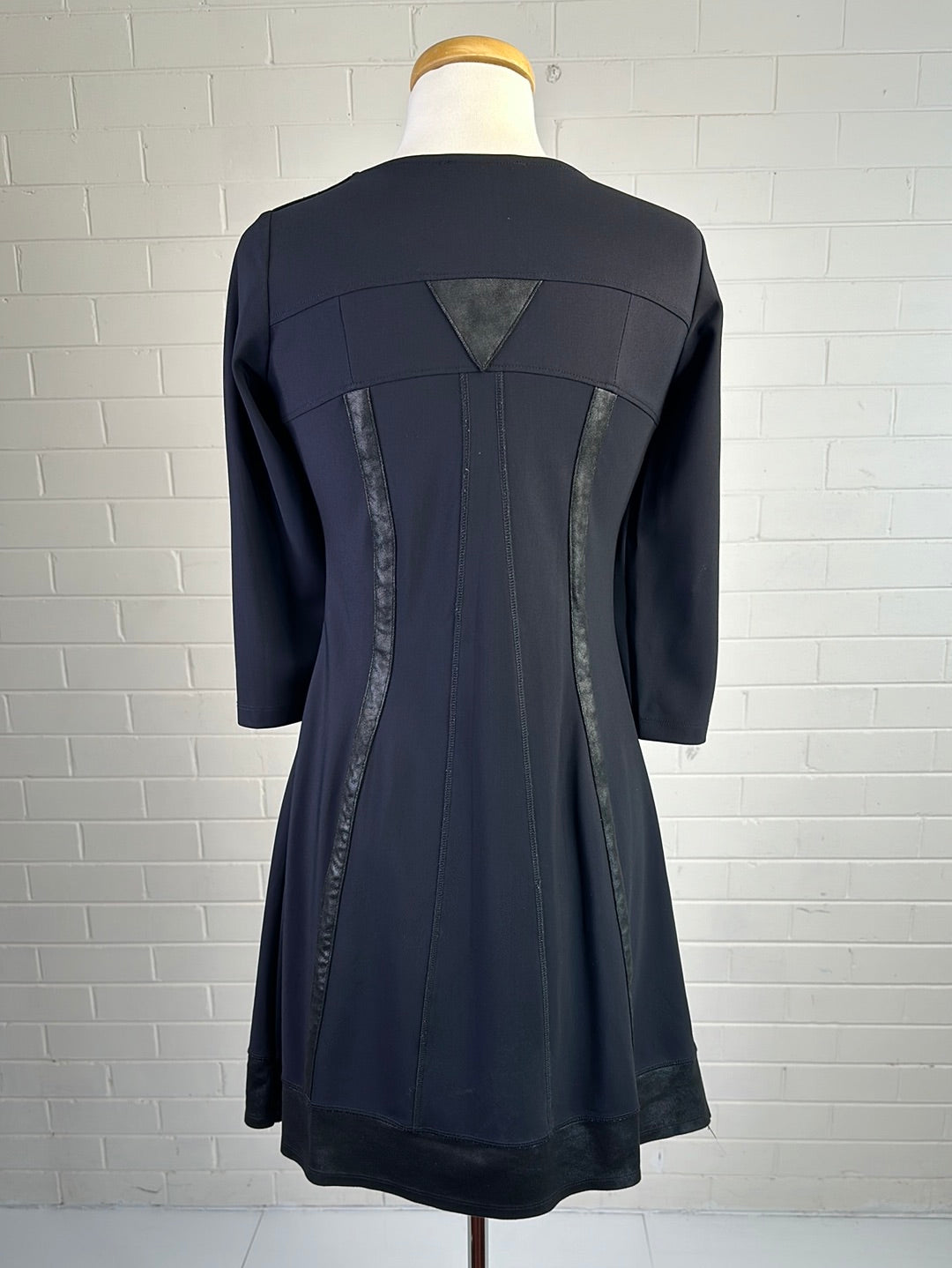 Jane Daniels | New Zealand | dress | size 8 | knee length | made in New Zealand