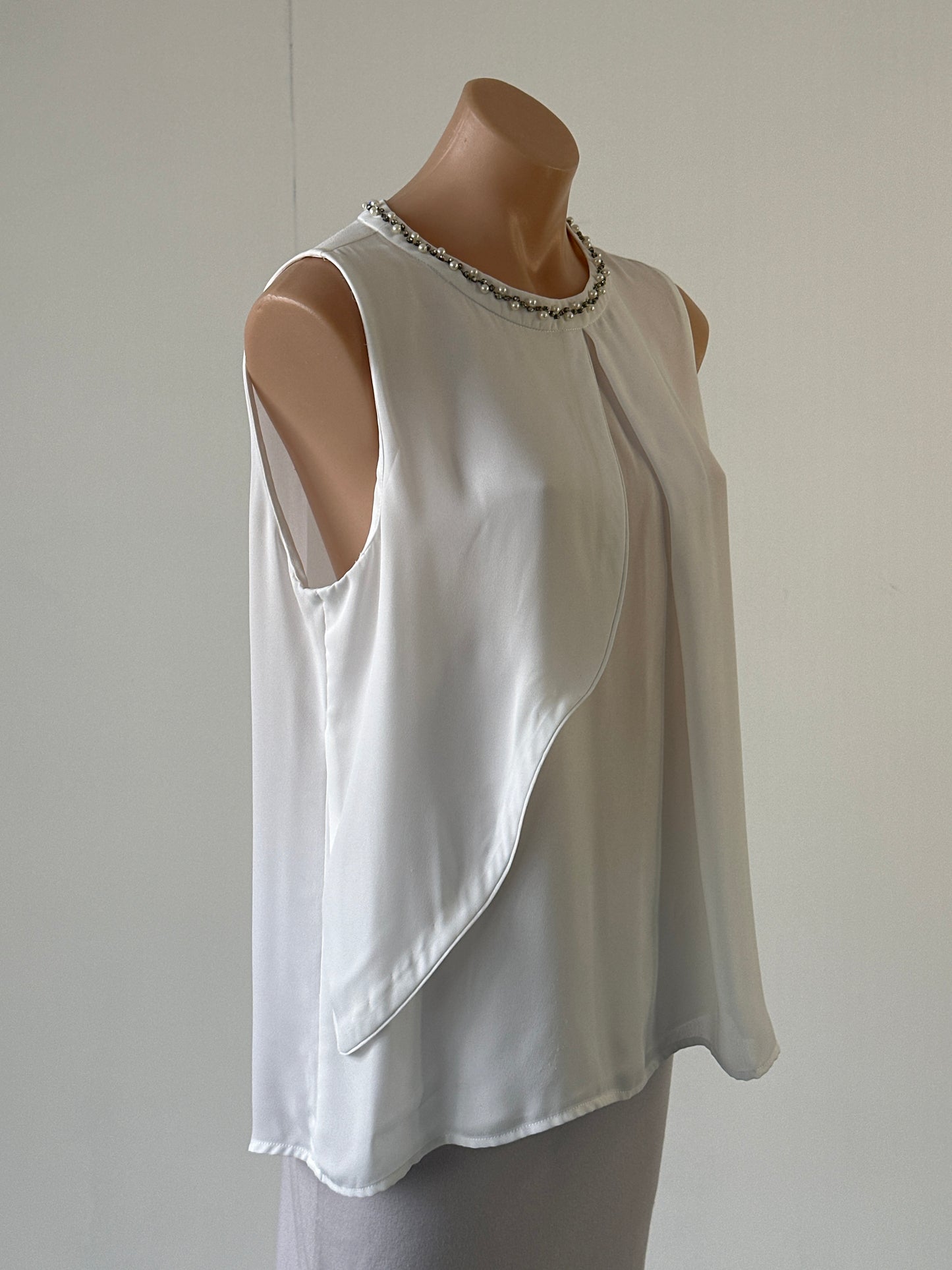 Liz Jordan | top | size 14 | sleeveless