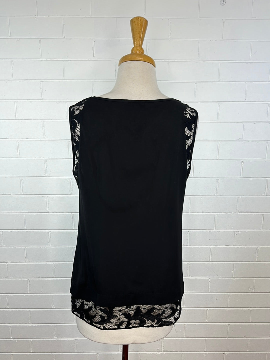 Wallis | top | size 10 | sleeveless