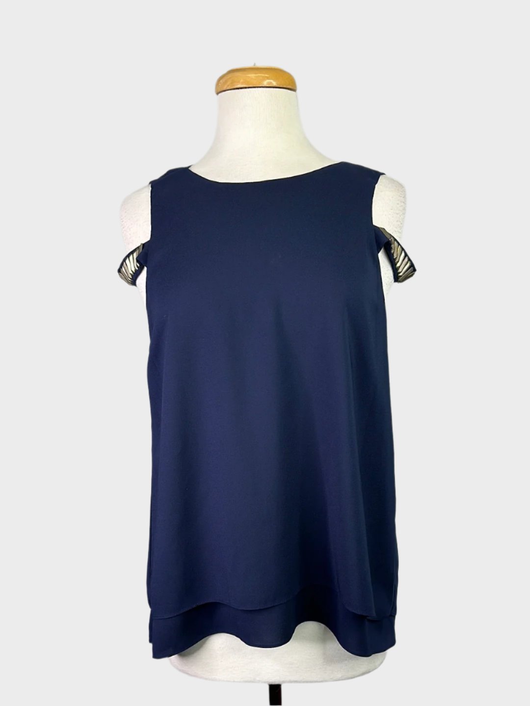 Wayne Cooper | top | size 12 | sleeveless