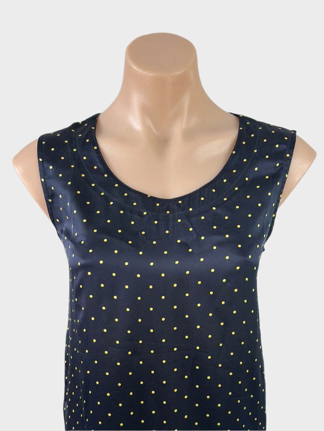 ARA | Germany | top | size 10 | sleeveless | 100% silk | made in Germany