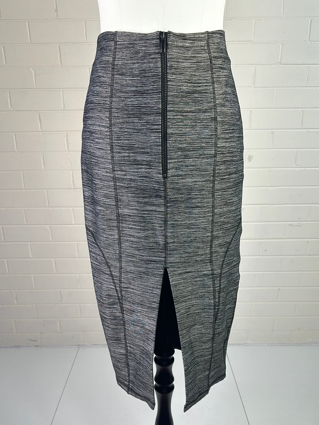 CAMILLA AND MARC | skirt | size 8 | midi length