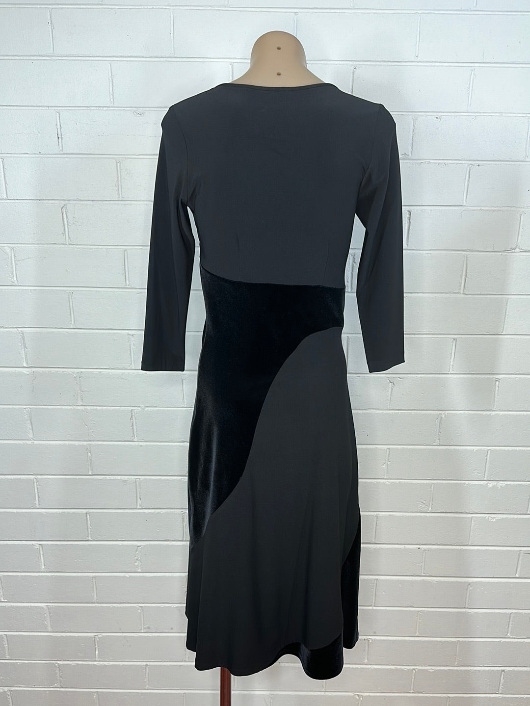 Leona Edmiston | dress | size 8 | knee length | made in Australia 🇦🇺