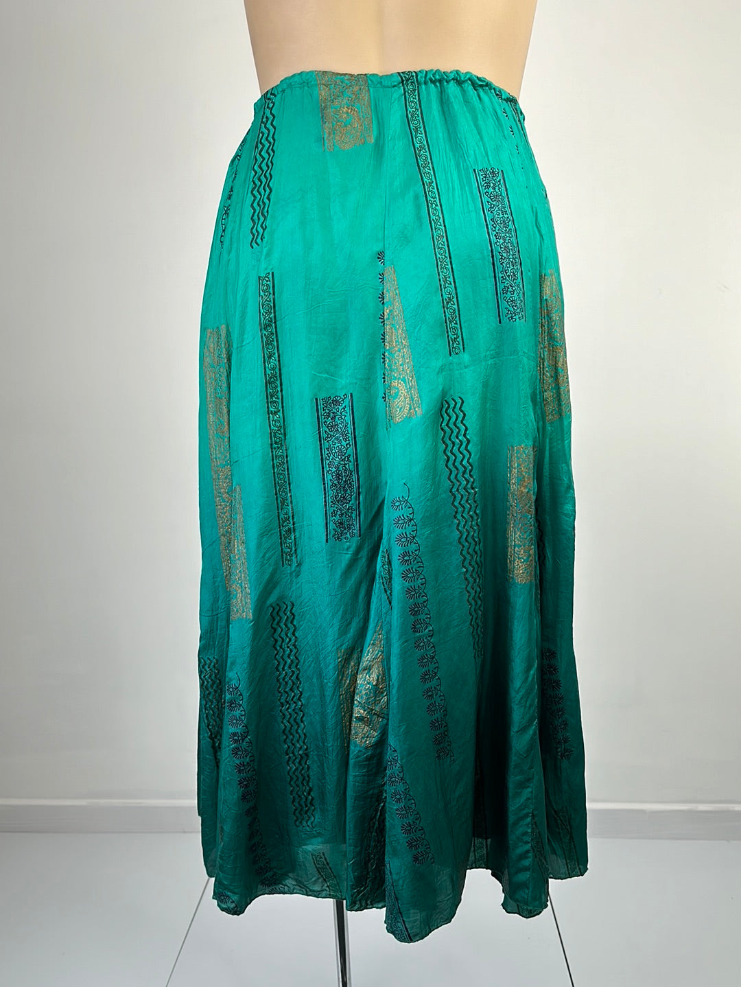 Philosophy | skirt | size 12 | midi length | 100% silk