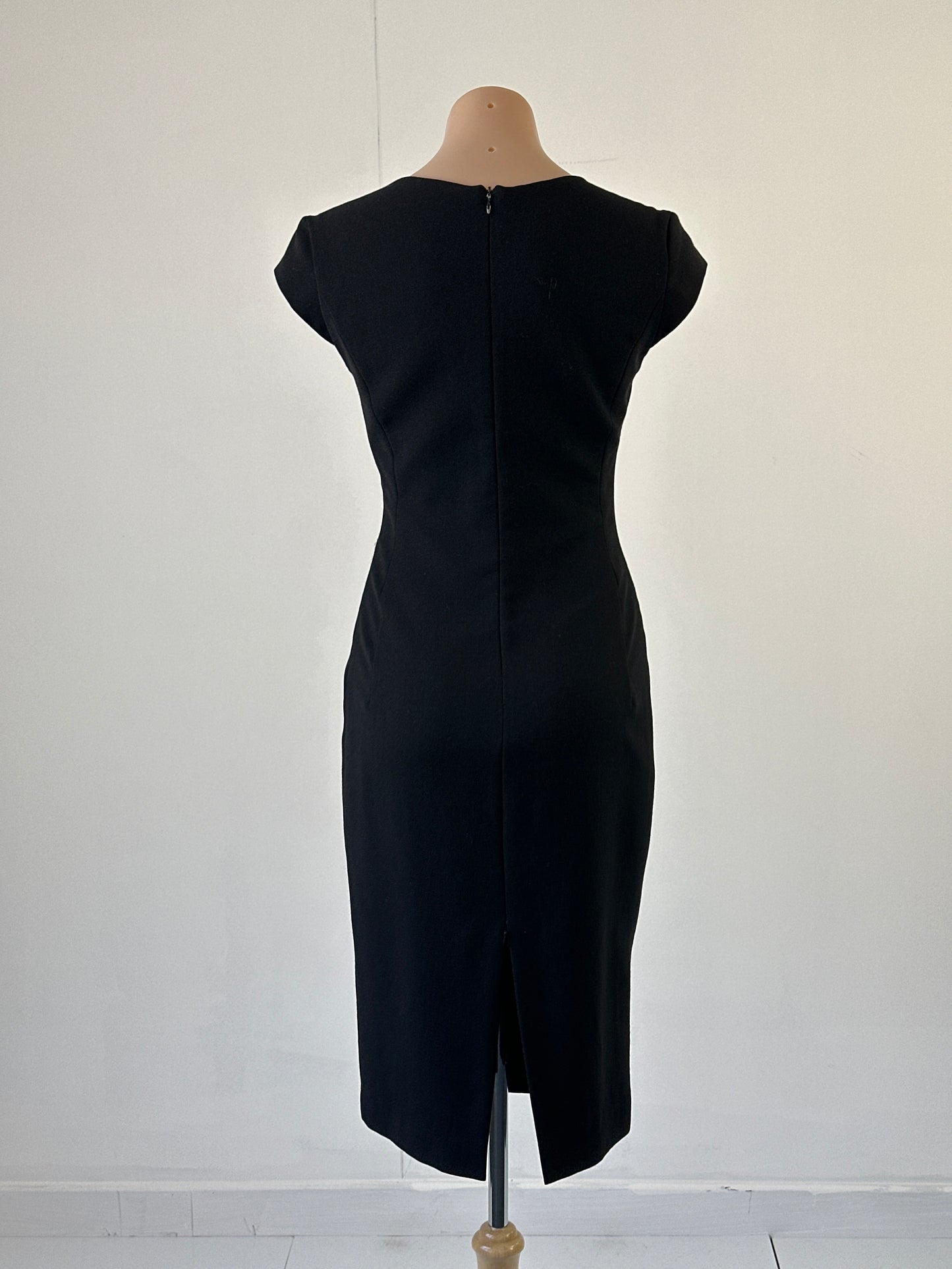 Carla Zampatti | vintage 90's | dress | size 8 | midi length | 100% wool | made in Australia 🇦🇺