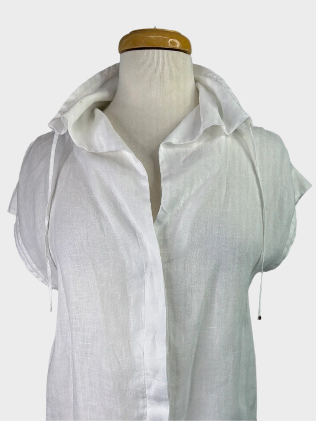 Max Mara | Italy | shirt | size 10 | cap sleeve | 100% linen | made in Italy