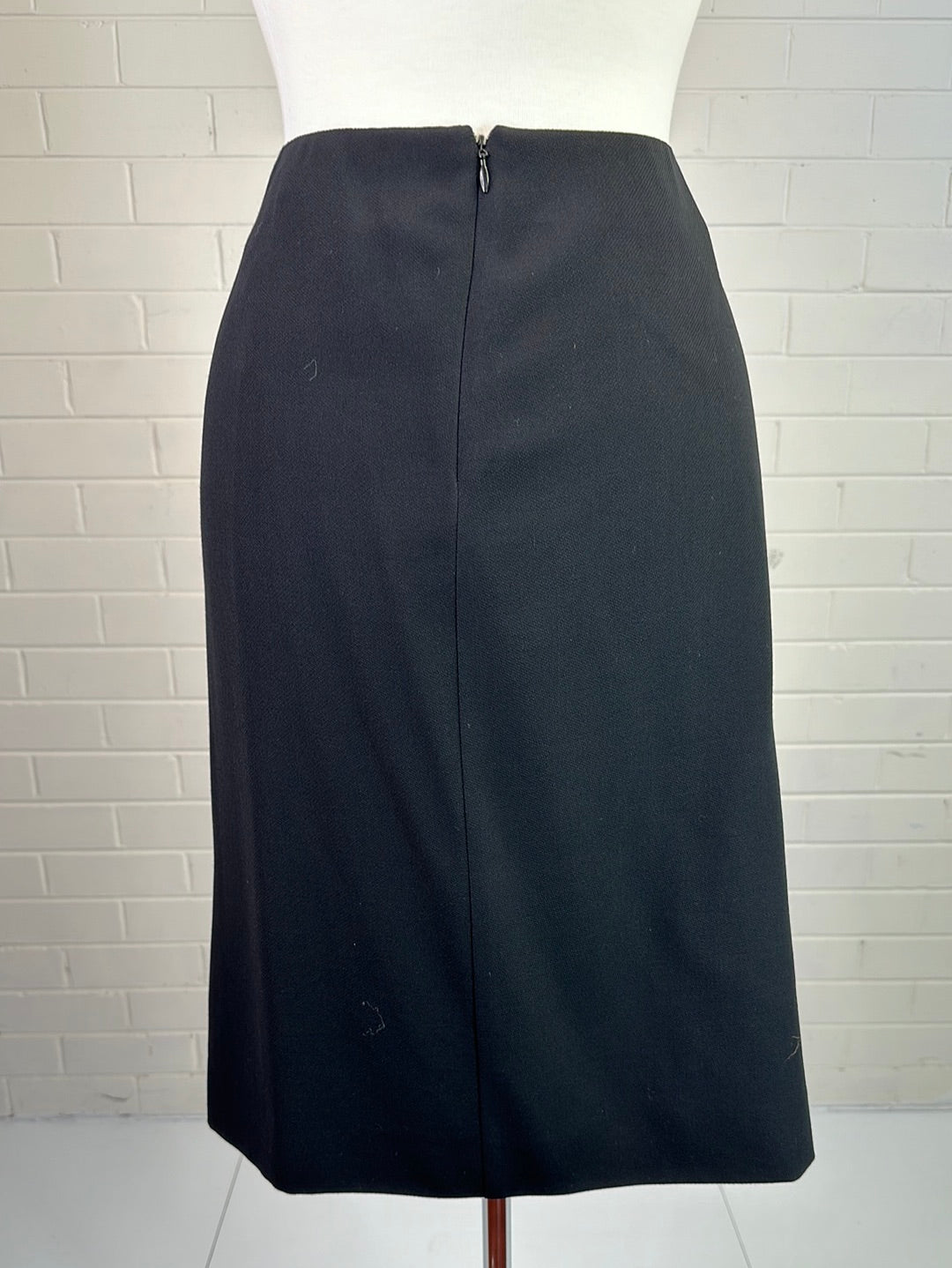 Donna Karan | New York | skirt | size 14 | knee length | 100% wool | made in the USA