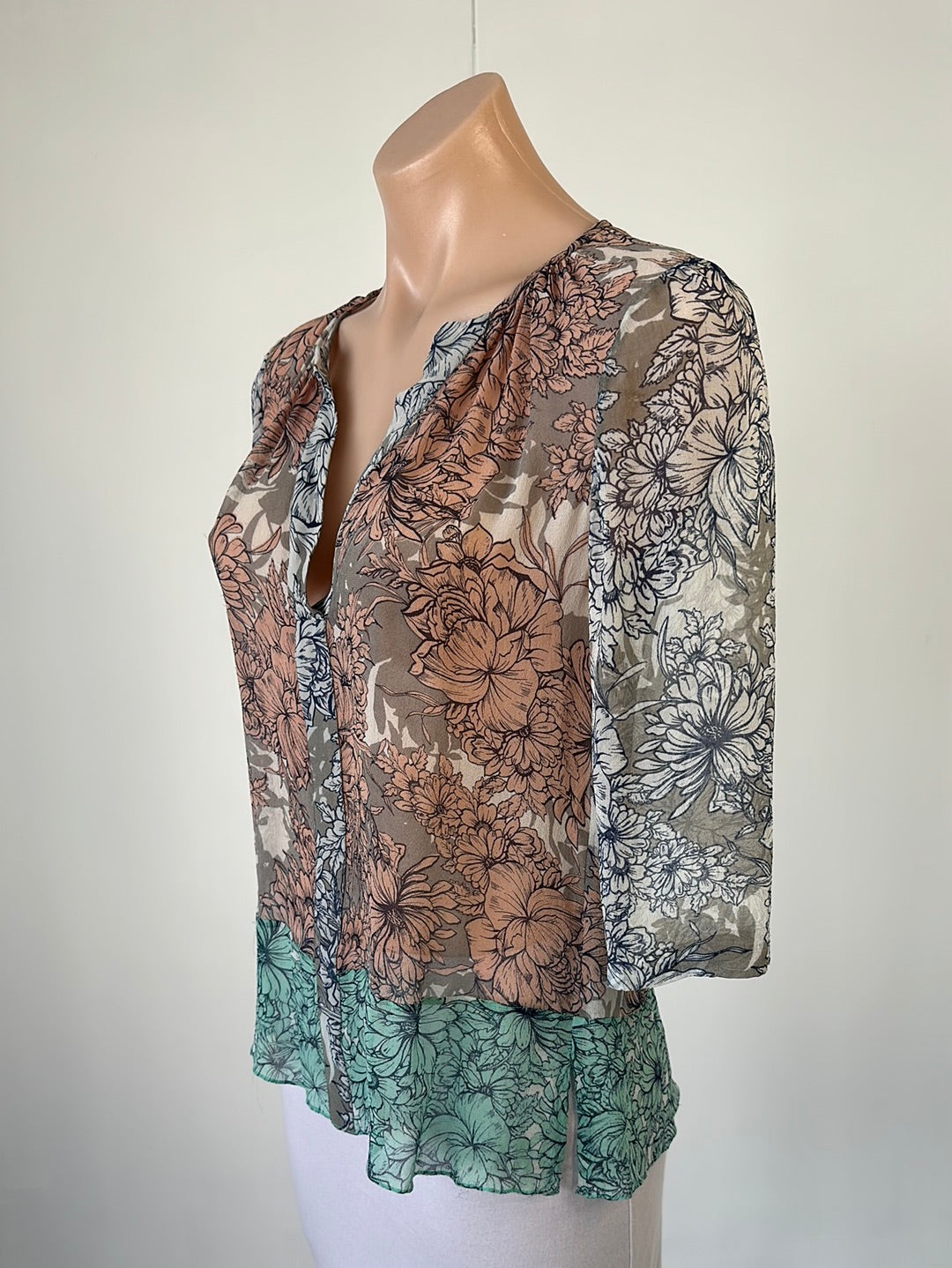 MEGAN PARK | top | size 8 | elbow length sleeve | 100% silk