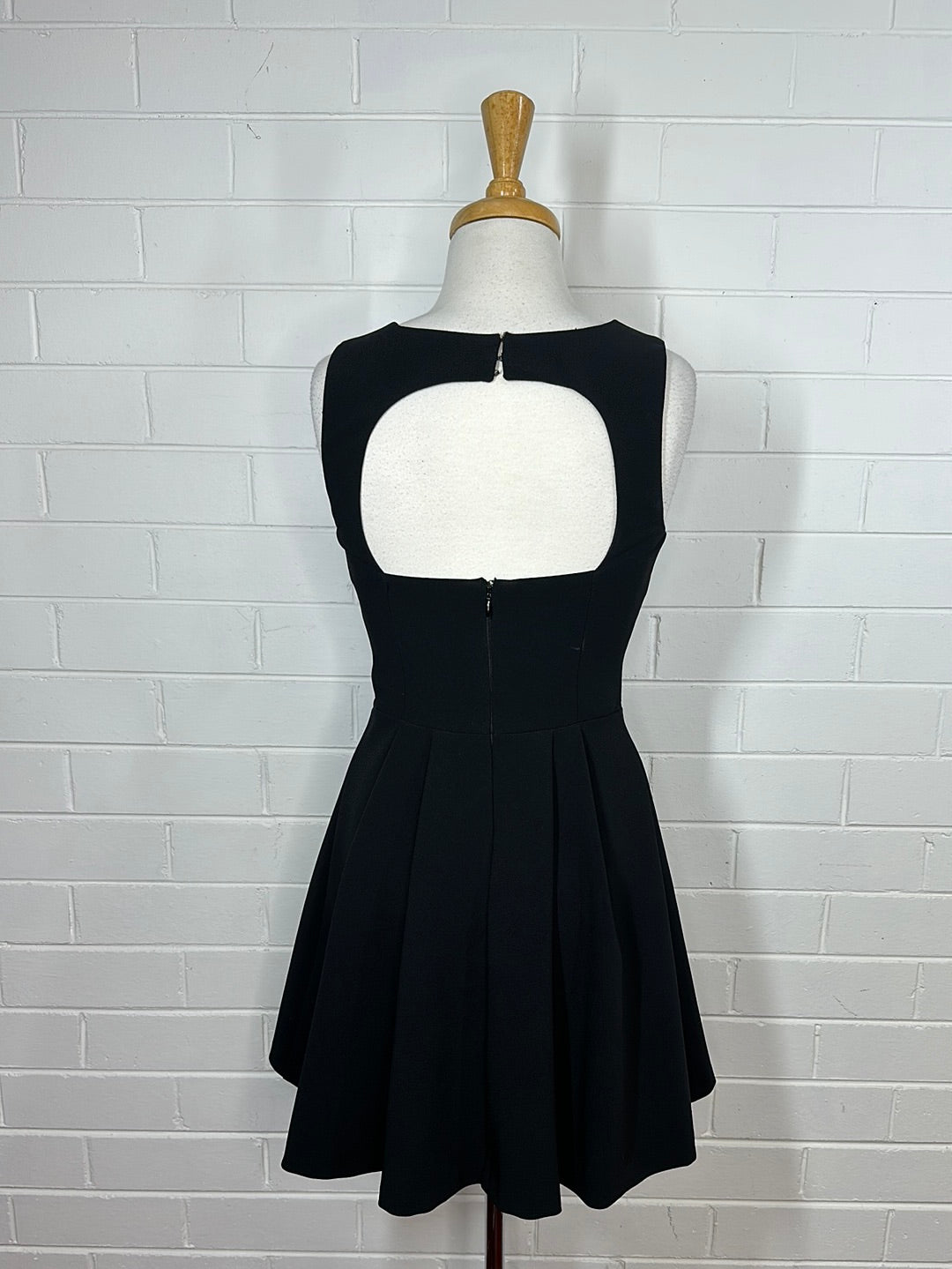 GUESS | dress | size 6 | mini length