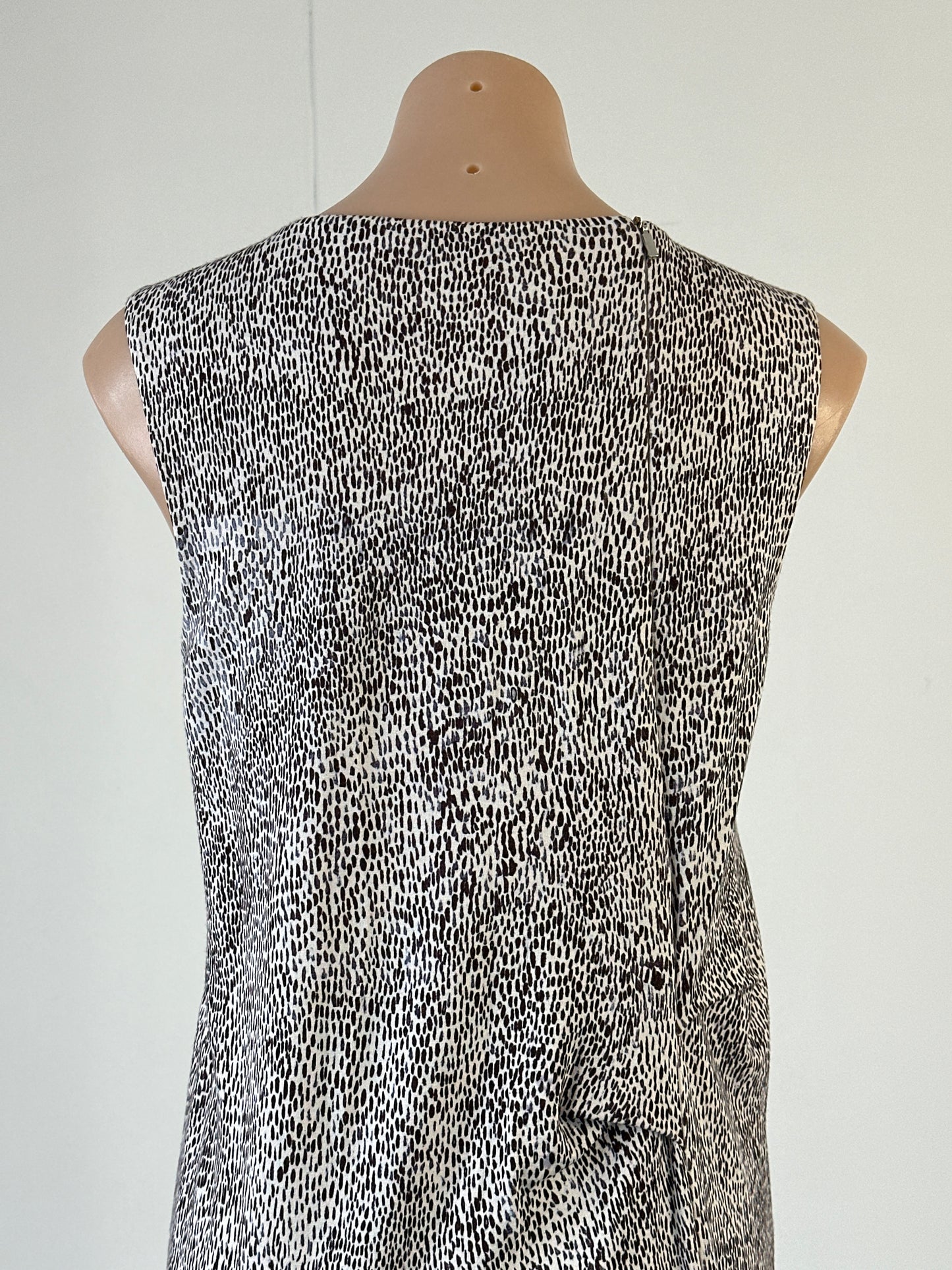 Max Mara | Italy | dress | size 10 | midi length | made in Italy