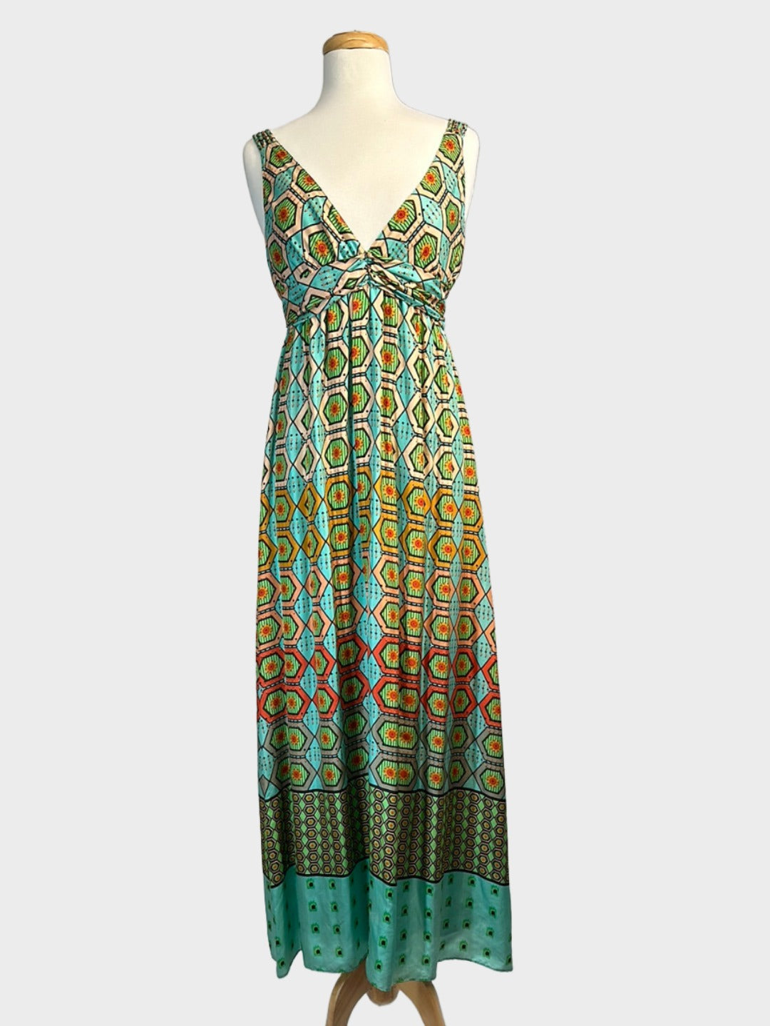 Max | New Zealand | dress | size 8 | maxi length | 100% silk