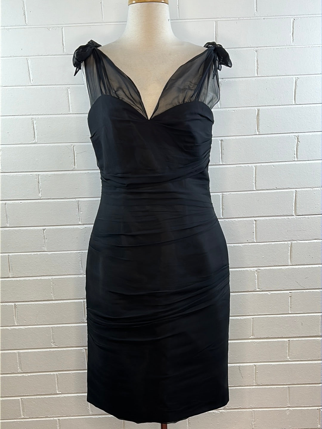 Alex Perry | dress | size 10 | knee length | 100% silk