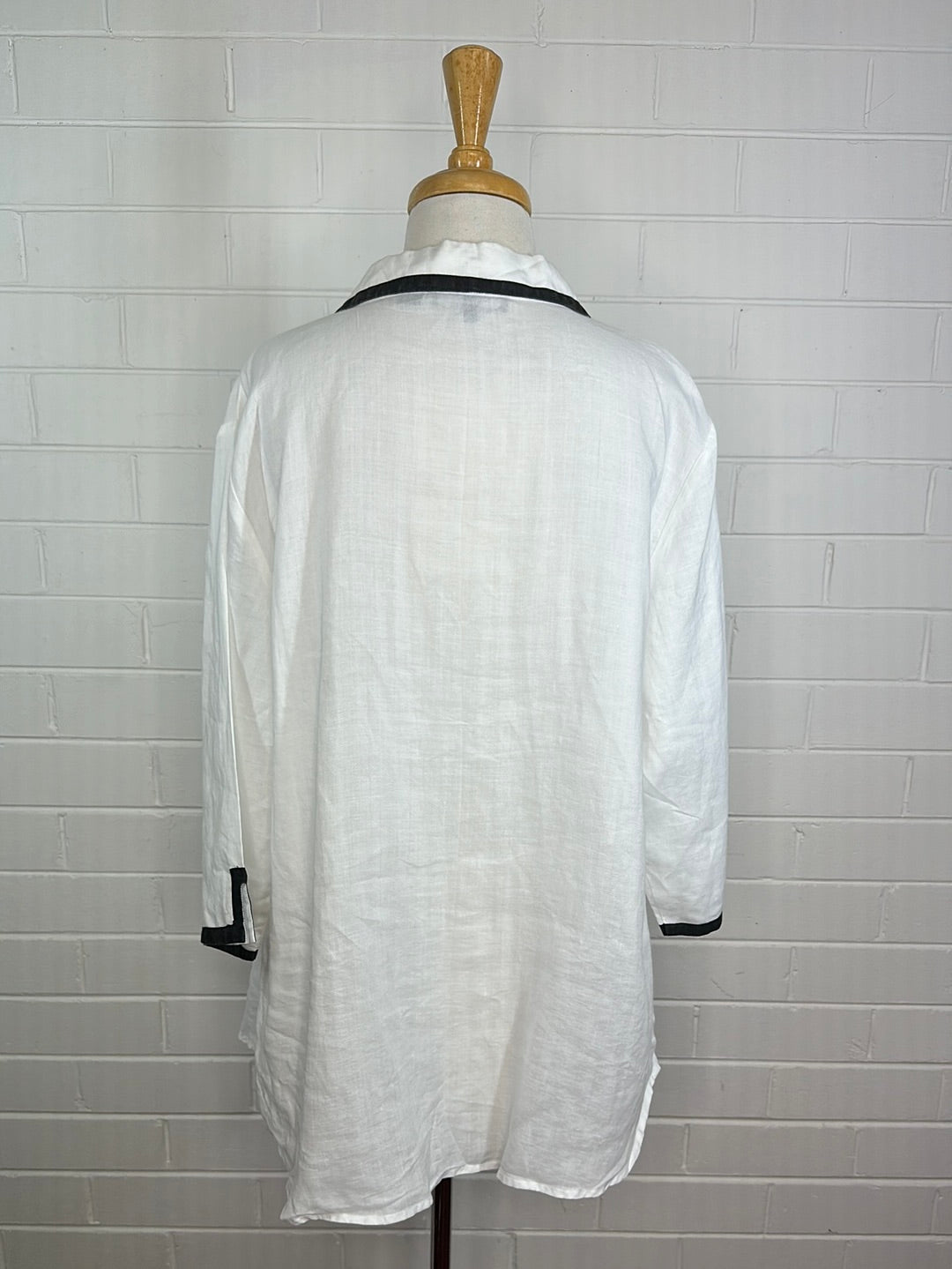 Sandra Steiner | vintage 90's | shirt | size 18 | three quarter sleeve | 100% linen