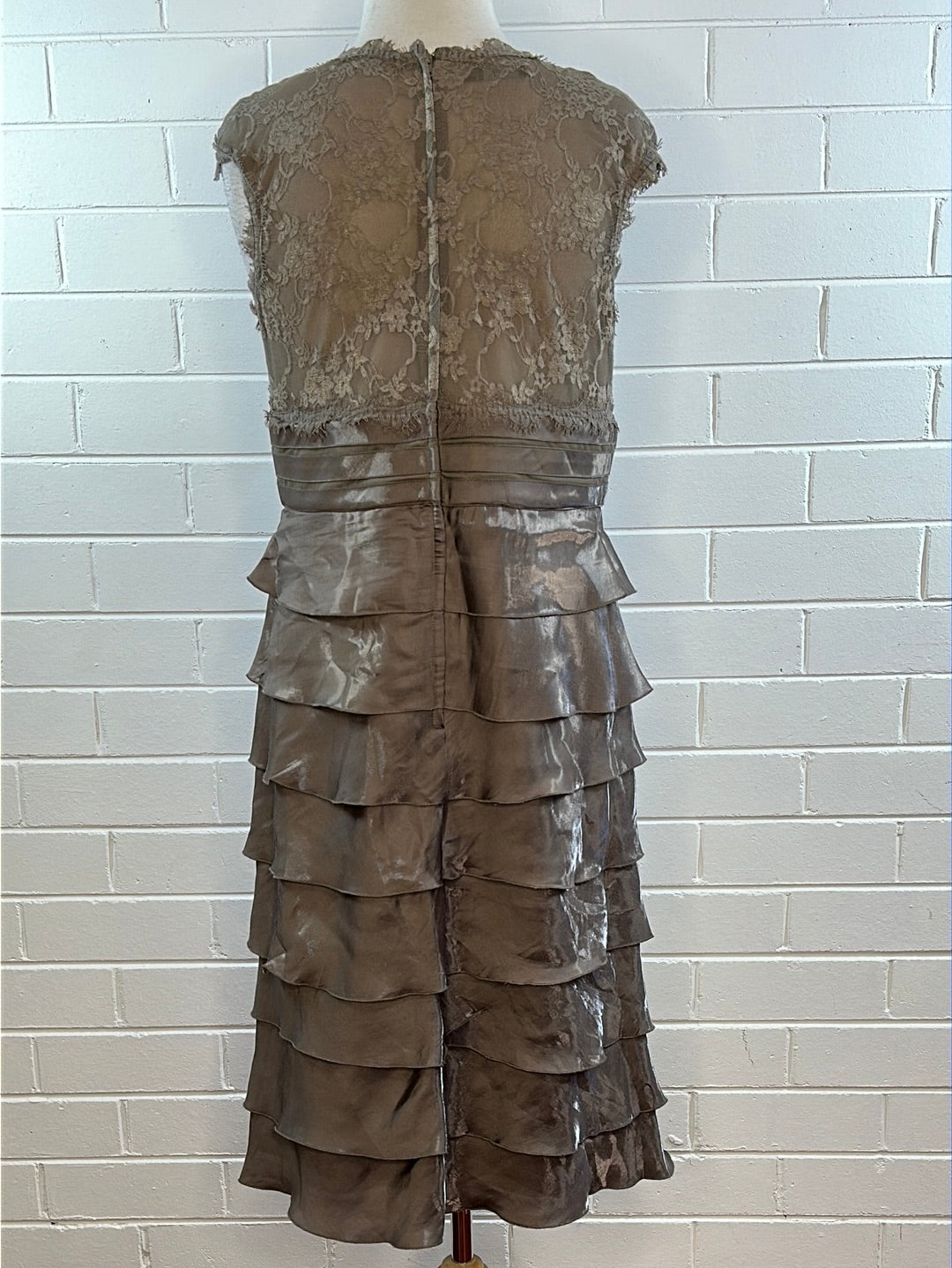 Laura K | dress | size 12 | knee length