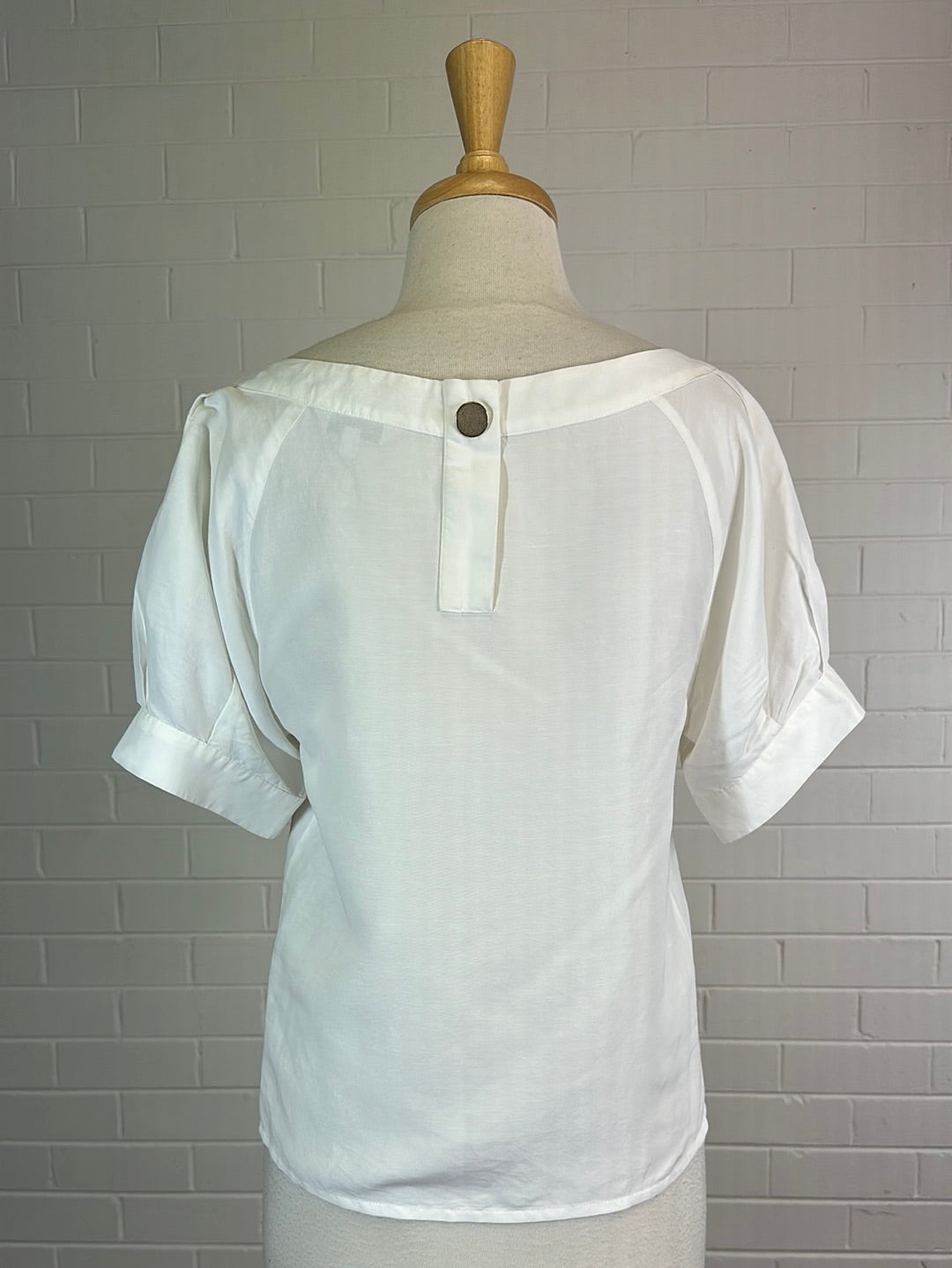 Veronika Maine | top | size 6 | short sleeve